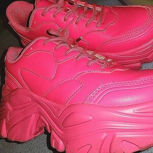 CHUNKY NEON PINK SNEAKERS
